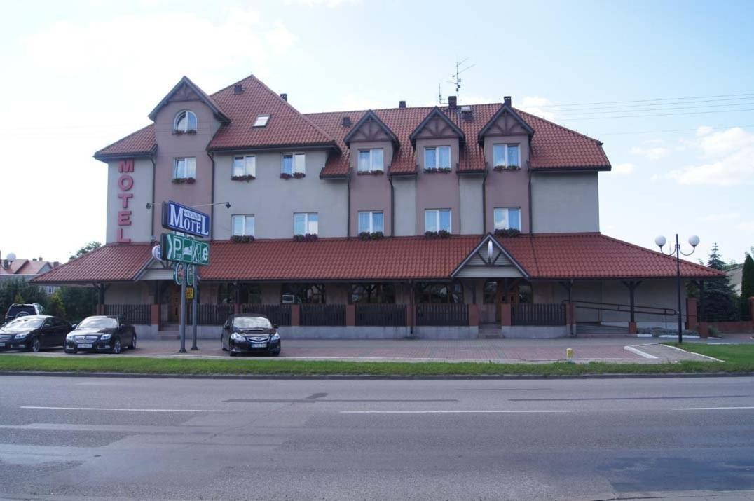 匝斯泽汽车旅馆 Łomża 外观 照片